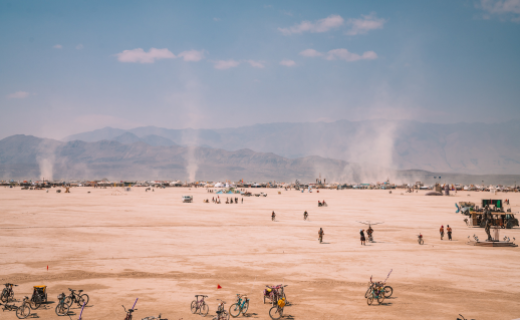 Source : Adobe Stock - Aerial Film Studio - Burning Man