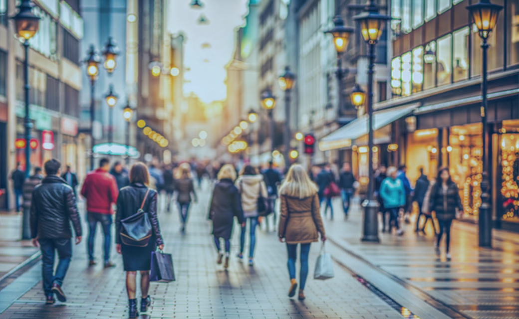Image d'un centre-ville animé et commercial - AdobeStock